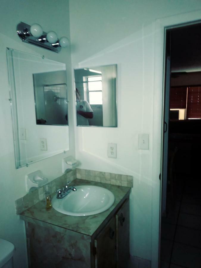Newly Furnished Large Clean Quiet Private Unit Leilighet Fort Lauderdale Eksteriør bilde